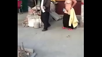 Gadis Oriental Yang Menggoda