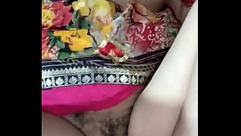 Gadis Desi India Semburkan Pancuran Liar Di Alam Terbuka