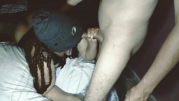 Istri Temanku Menghisap Batangku