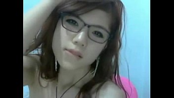 Gadis Asia Manis Memamerkan Memeknya Di Webcam – Tonton Gratis Live Sex Cam Di Camstagrams.com