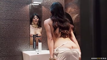 Saat Cewek-cewek Hot Berkumpul, Yasmina Khan Dan Aaliyah Yasin Bikin Panas! Buruan Pakai Kode Xvpromo Buat Dapetin Diskon Gila Di Situs Resmi!