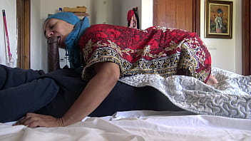 Pelayan Hotel Turki Tak Gentar Saat Tamu Prancis Itu Memperlihatkan Kontol Hitam Besarnya