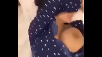 Wanita Tionghoa Yang Haus Digituin