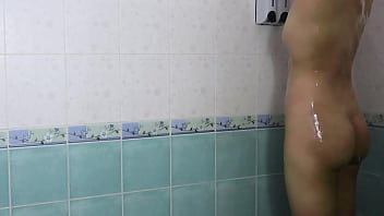 คลิปเด็ดแอบถ่ายนักเรียนไทยอาบน้ำโชว์เรียวร่างสุดฟิน