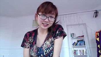 Gadis Asia Yang Cepat Bicara Dan Menggoda