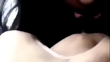 Gadis Seksi Desi Yang Menggoda