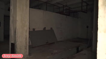 Mengintip Jeny Smith Telanjang Bulat Di Pabrik Tua Mencekam Yang Penuh Misteri Seperti Area 51