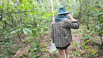 Gadis Thai Seksi Ngesot Di Hutan Sambil Pegang Jamur, Tiba-tiba Ingin Pipis – Suara Asli 4k