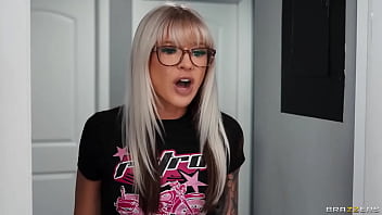 Masalah Telur Dan Sosis Panas Justine Jakobs, Katee V / Brazzers / Masukkan Kode Xvpromo Di Situs Resmi Untuk Diskon