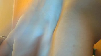 Sekretaris Menjerit-jerit Minta Kontol Di Pantatnya