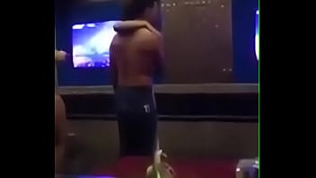 掃不掉的淫蕩！中國再爆情色ktv 男女激戰「3p濕身遊戲」火辣裸照全流出