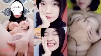 Gadis Sma Cantik Mengocok Memeknya Dengan Nikmat