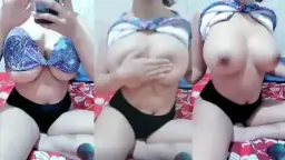 Ratu Lebah Dengan Tetek Montok Dan Bulat Sempurna