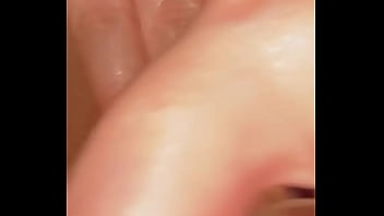 Adik Tiriku Hilang Perawan Saat Main Dildo Kaca Besar Di Memek Merah Muda Basahnya—sekarang Dia Marah Dan Gue Akan Pelorotin Biar Senang & Berhenti Nangis—dia Tergila-gila Pada Kontol Hitam Gede Dari La Amerika