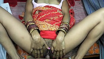 Desi Anita Digilir Habis-habisan Dengan Gaun Saree Merah, Video Panasnya Bikin Nafsu Membara