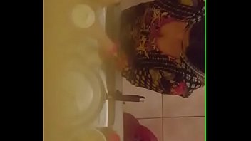Dada Montok Tante Desi Yang Menggoda