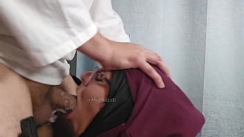 Mia Niqab Telan Hingga Ke Pangkal Dengan Hijab Penuh Yang Berantakan