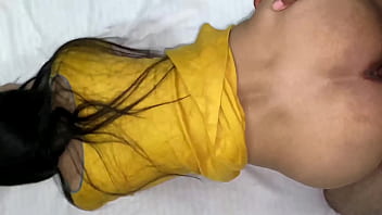 Ngesek Pantat Gede Ibu Tiriku Yang Bikin Nafsu