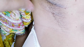 Bidadari Seksi Di Rumah Lagi Cukur Bulu Kemaluan Saat Karantina