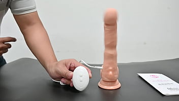 Uji Coba Dildo Dengan Remote Control Yang Bisa Ngecas, Getar, Dan Panas Untuk Lihat Kualitas Pabrik China.