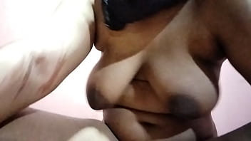 Istri Rumah Tangga India Yang Menggoda
