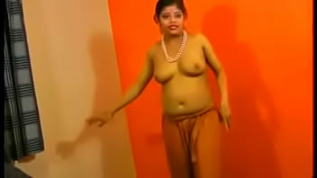 Istri India Desi, Rupali Bhabhi, Menggoda Dengan Tubuh Telanjangnya