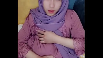 Solo Hijab Crossdress Yang Menggoda