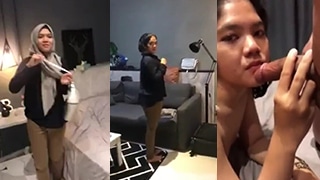 Mahasiswi Berhijab Cantik Dipaksa Pacar Telanjang Bulat
