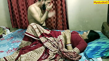 Bhabhi India Yang Seksi Menggoda Teman Suaminya Dengan Adegan Panas Dan Suara Seru Dalam Bahasa Hindi!