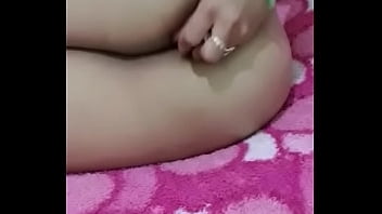 Menggoda Lubang Pantat Dengan Mainan Seks Bergetar