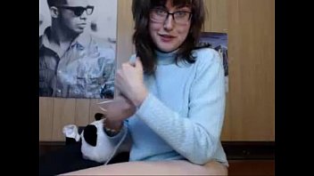Helena Yang Manis Menggoda Memuaskan Diri Di Depan Kamera Live