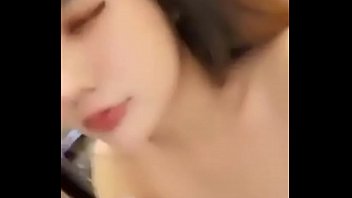 Gadis Tionghoa Manis Memberikan Layanan Mulut Yang Menggairahkan