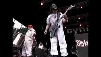 Goyangan Ganas Slipknot Di Atas Panggung: Live Show 1999 Yang Bikin Panas