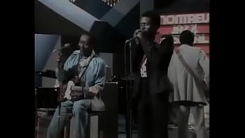 Gelora Lumpur Di Atas Panggung: Kenikmatan Liar Muddy Waters 1974