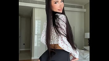 Gadis Arab Seksi Menggoda Dengan Gerakan Tari Yang Membara