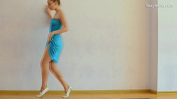 Mostik Si Pesenam Seksi Menggoda Dengan Gerakan-gerakan Panas Yang Membara