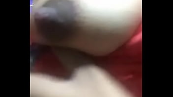 Tampilan Payudara Desi, Gadis Imut Yang Menggoda
