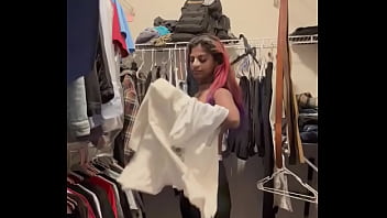 Kamera Tersembunyi Rekam Desi Ganti Baju