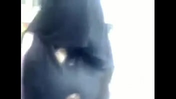 Wanita Berhijab Muslim Pamer Bulu Kemaluan Di Tempat Umum, Istri Desi India
