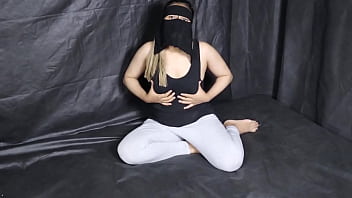 Mainin Memekku Sampai Susuku Muncrat, Lihat Aku Sarah Si Jalang