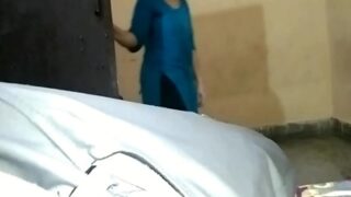Bhabhi Panas Bantu Devar Yang Lagi Horny Di Kamar