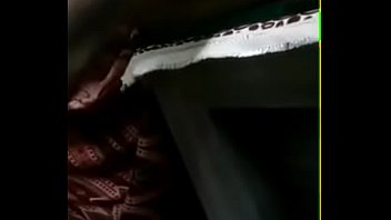 Bibir Gemuk Tante India Menggoda Dadanya Montok Terkelupas Dan Terbuka