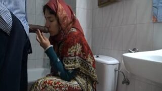 Duta Hijab Panas Mengisap Bbc Besar Di Film Porno Pakistan