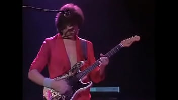 Konser Panas Yes 1983: Panggung Yang Menggoda Dan Menggairahkan
