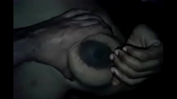 Gadis Remaja India Dengan Payudara Besar Seksi