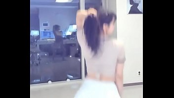 Tarian Menggoda Angela Manjusaka, Si Streamer China Yang Bikin Bergairah