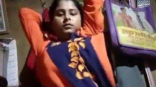 Fathima Menggoda Dengan Tubuh Telanjang Yang Menggairahkan