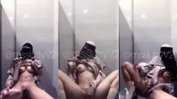 Hijab Manis Yang Nakal Mengocok Hingga Muncrat Deras