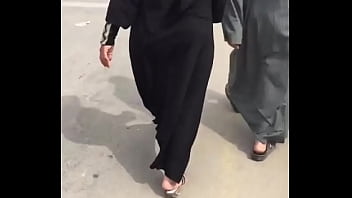 Gadis Cantik Dengan Tubuh Seksi Dan Payudara Montok