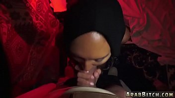 Pria Arab Menggila Dengan Pembantu Dan Pelacur Afgan Bertetek Besar Di Rumah Bordil!